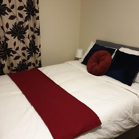 لندن 2 Bedroom Lovely Apartment In Woolwich المظهر الخارجي الصورة