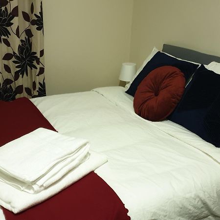 لندن 2 Bedroom Lovely Apartment In Woolwich المظهر الخارجي الصورة