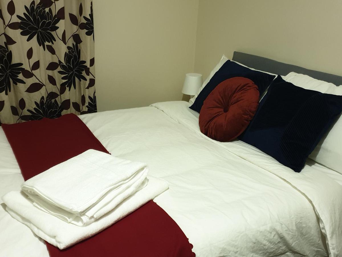 لندن 2 Bedroom Lovely Apartment In Woolwich المظهر الخارجي الصورة