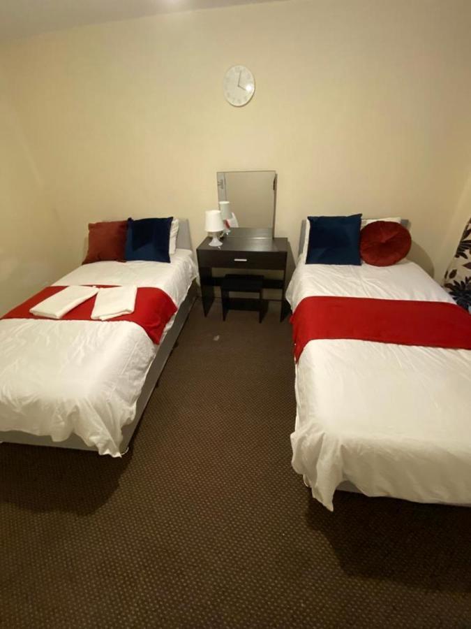 لندن 2 Bedroom Lovely Apartment In Woolwich المظهر الخارجي الصورة