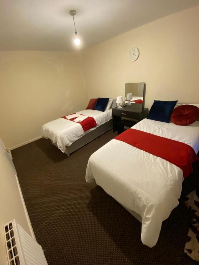 لندن 2 Bedroom Lovely Apartment In Woolwich المظهر الخارجي الصورة